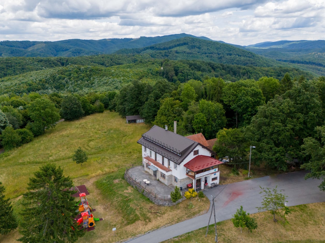 Planinarski dom Petrov vrh